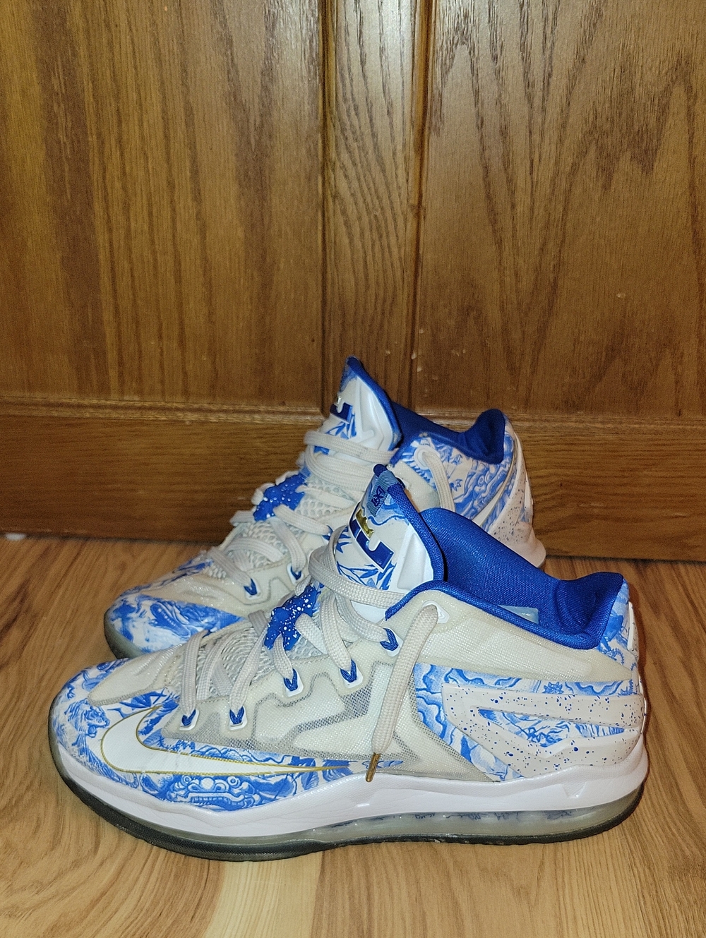 Max LeBron 11 Low Ch Pack 'China'
Favorite